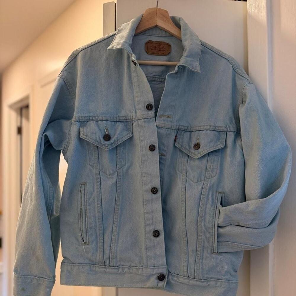 Vintage Levi’s Made in USA Light Wash Denim Jacket - size Small